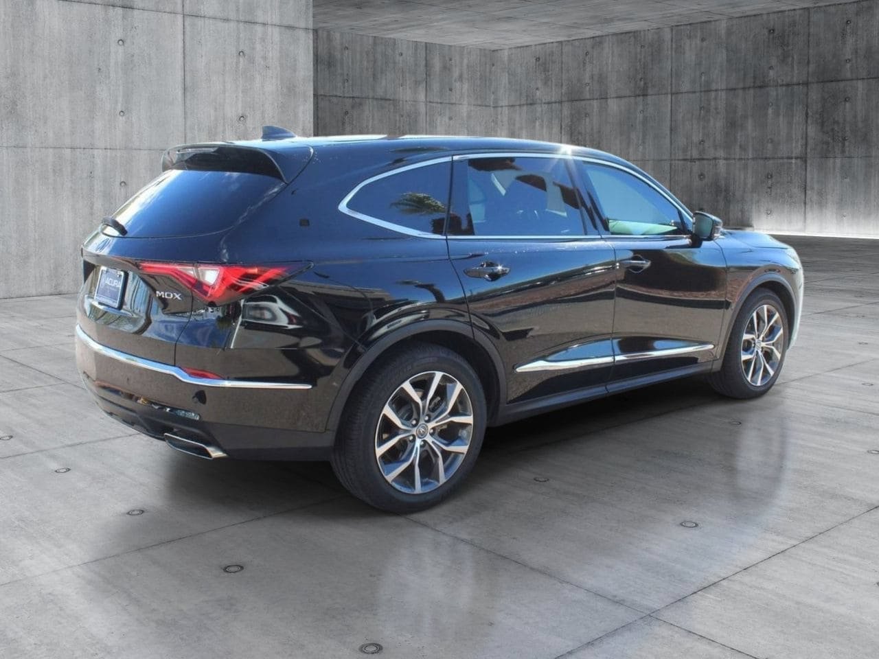 Used 2024 Acura MDX w/ Technology Package FWD image 5