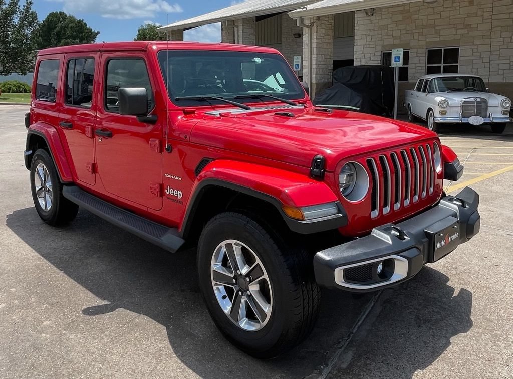 Used 2019 Jeep Wrangler Unlimited Sahara AWD/4WD image 4