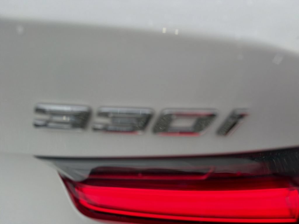 Used 2023 BMW 330i xDrive Sedan w/ M Sport Package AWD/4WD image 15