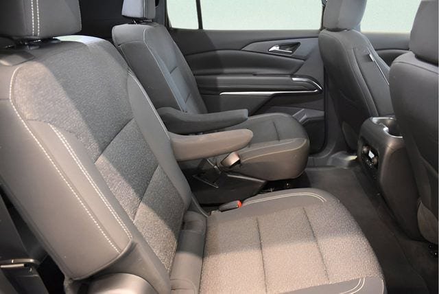 Used 2024 Chevrolet Traverse LT AWD/4WD image 17