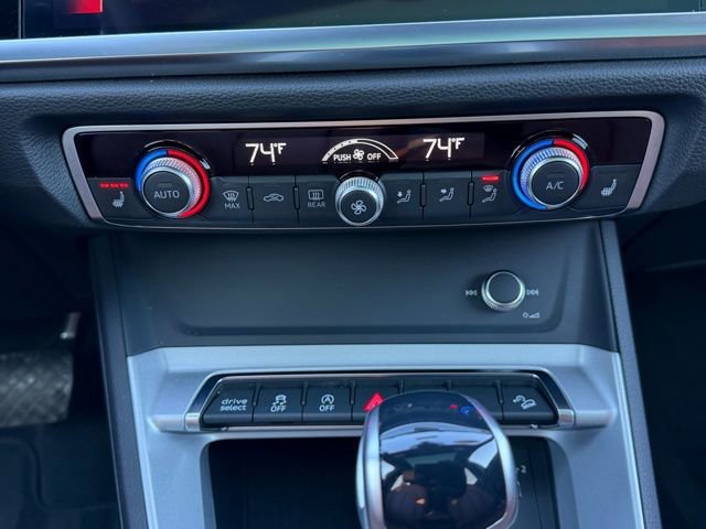 Used 2025 Audi Q3 2.0T Premium image 32