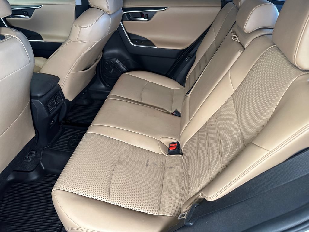 Used 2021 Toyota RAV4 Limited AWD/4WD image 21