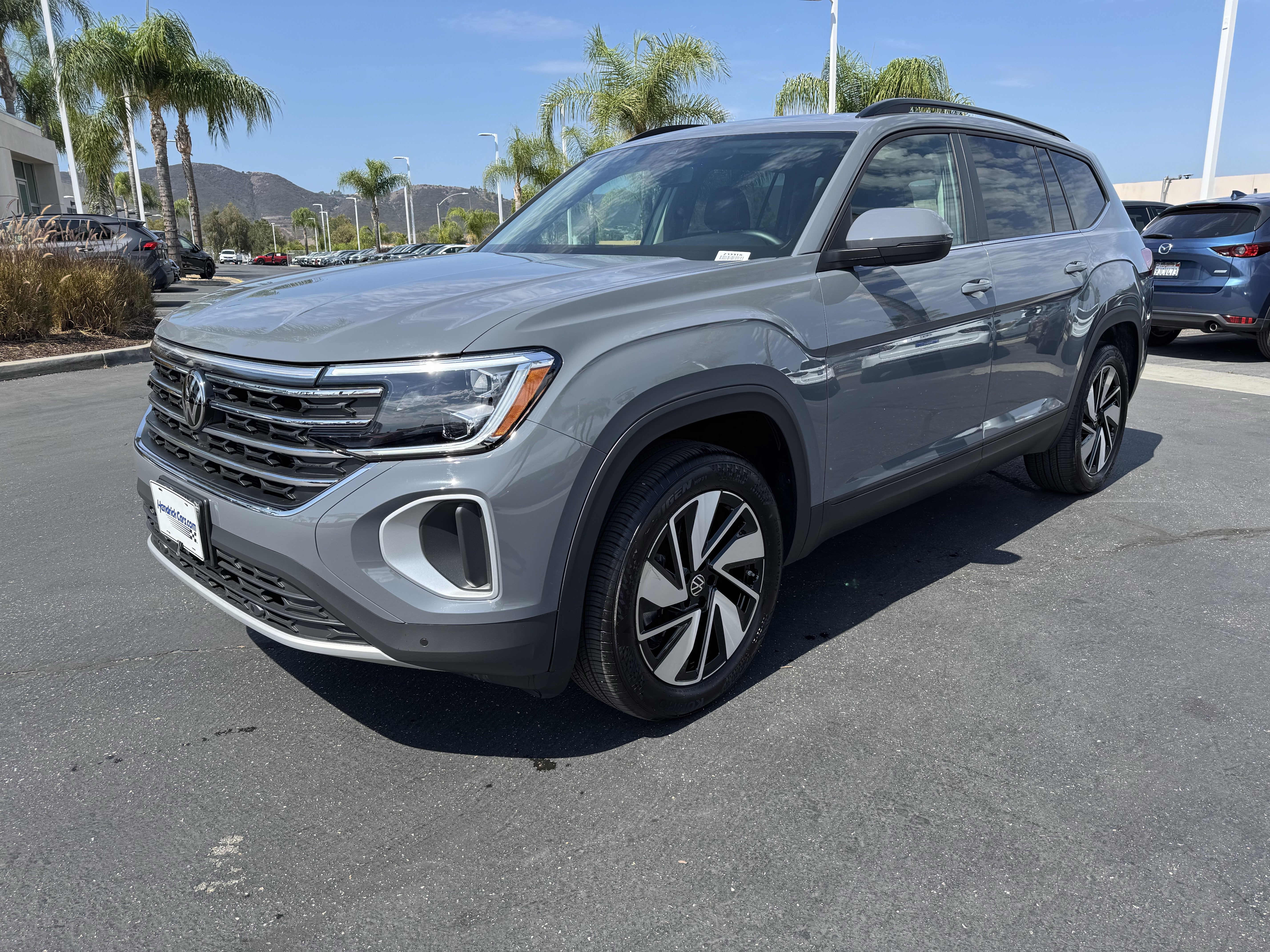 Used 2026 Volkswagen Atlas SE FWD image 4