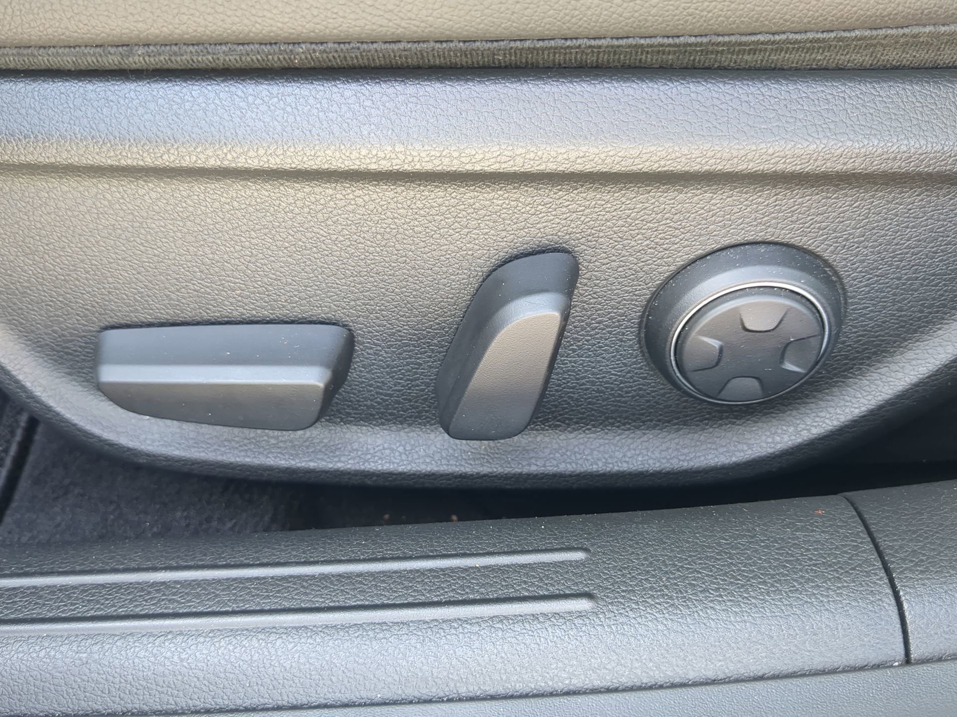 Used 2025 Genesis G70 2.5T image 48