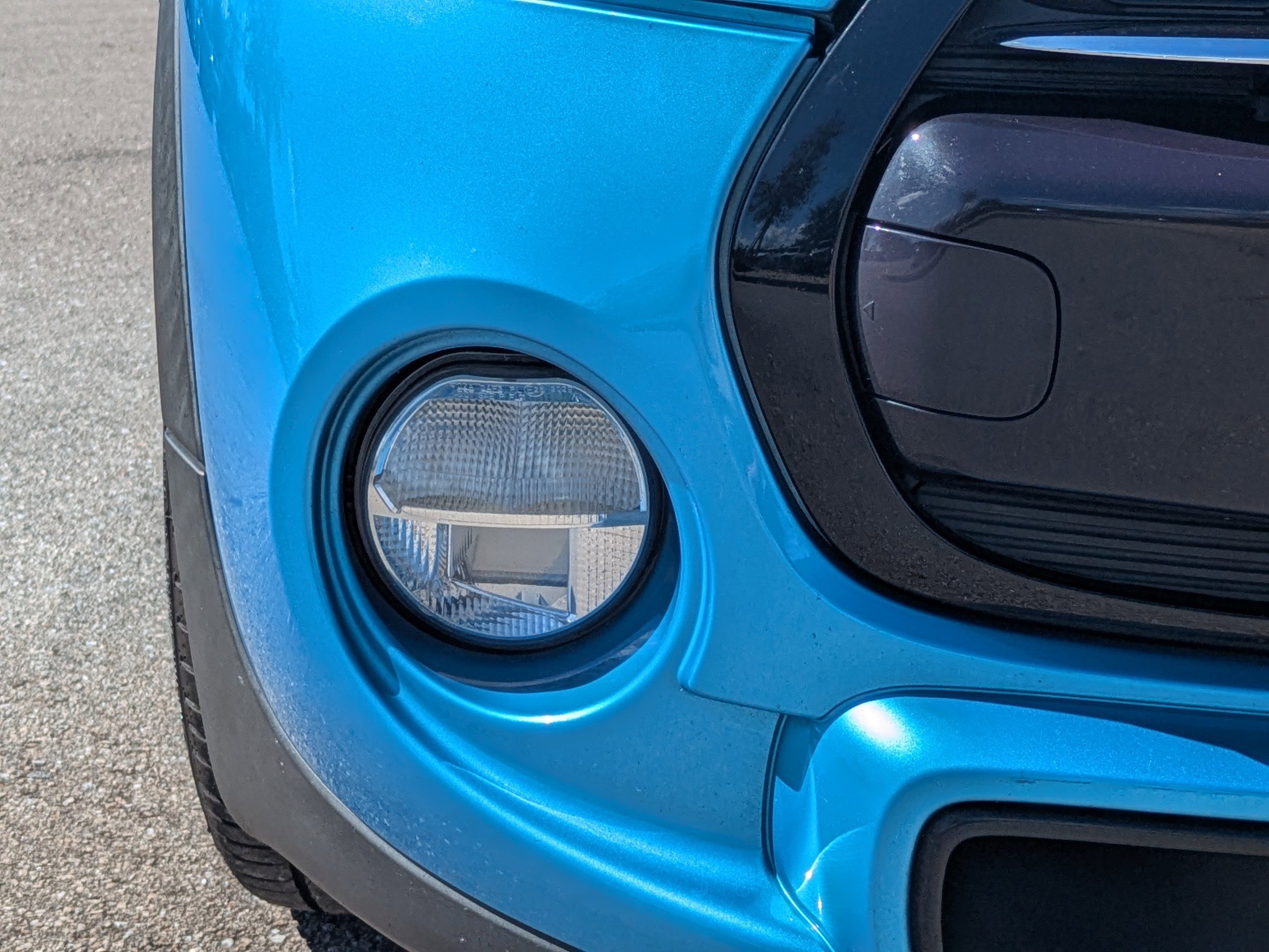 Used 2019 MINI Cooper S w/ Premium Package image 11