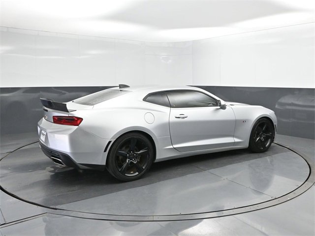 Used 2018 Chevrolet Camaro LT w/ Technology Package image 15
