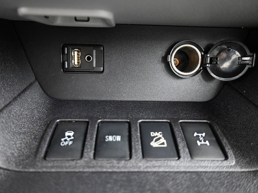 Used 2016 Toyota Highlander XLE image 26