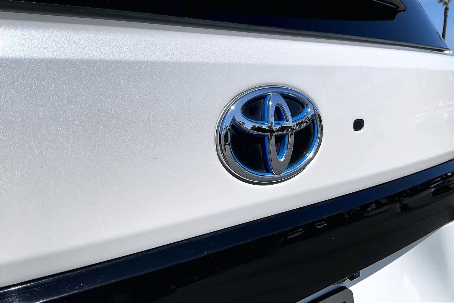 Used 2023 Toyota Sequoia Platinum AWD/4WD image 29