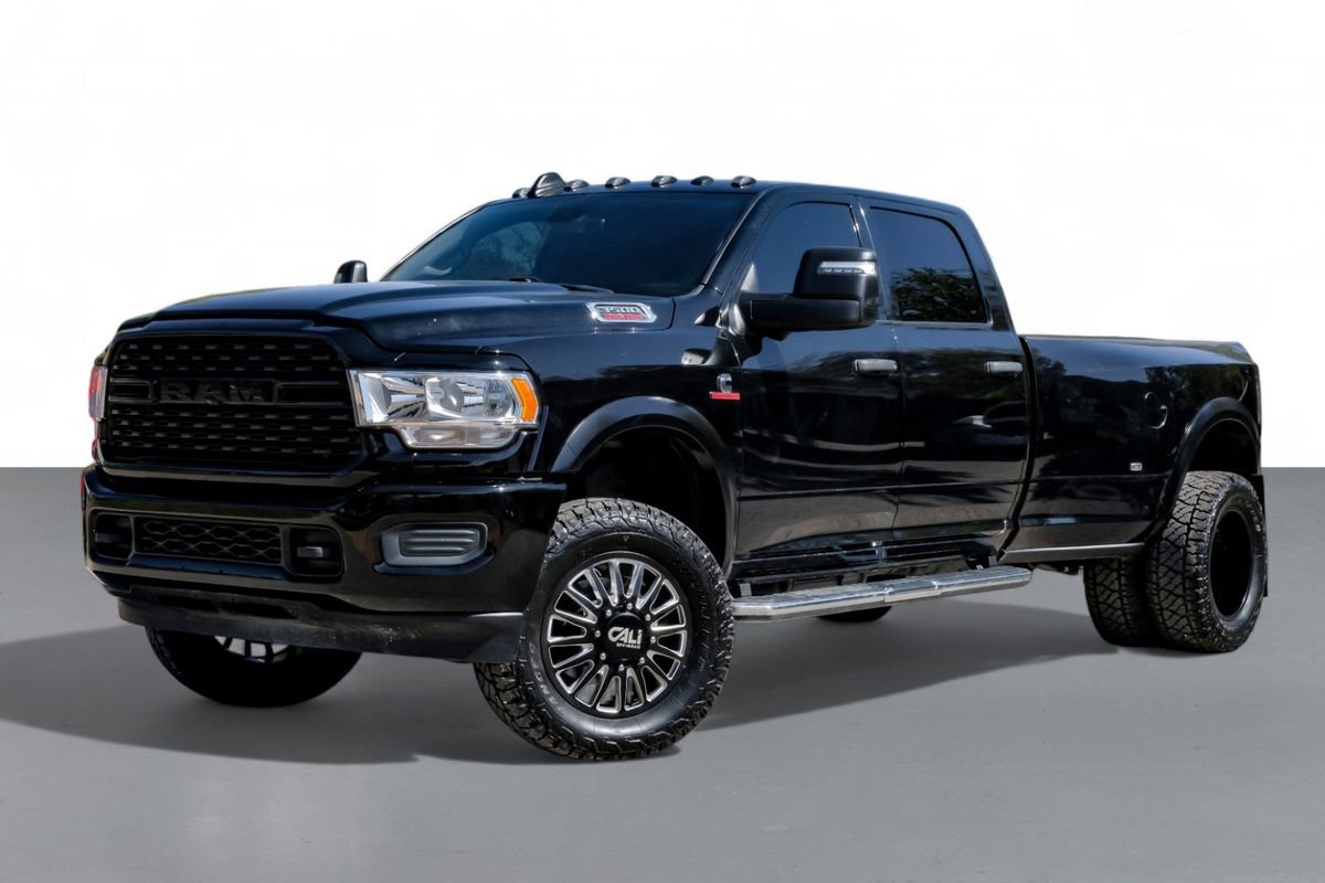 Used 2024 RAM 3500 Tradesman w/ Towing Technology Group image 5