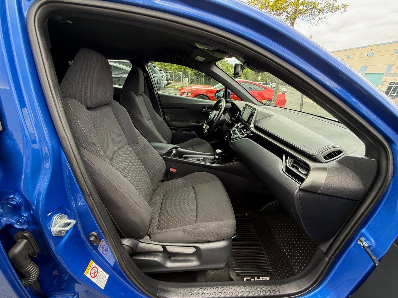 Used 2018 Toyota C-HR XLE image 29