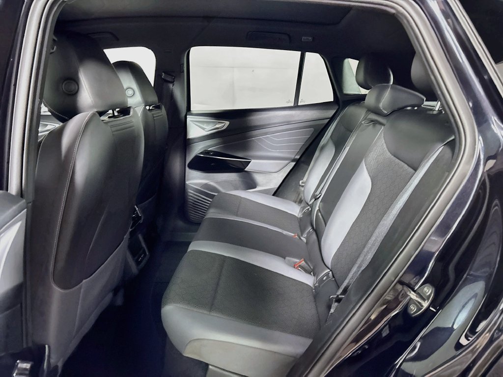 Certified 2023 Volkswagen ID.4 Pro S AWD/4WD image 22