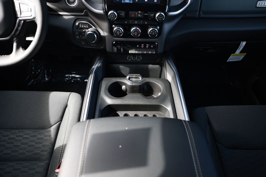 New 2026 RAM 1500 4x4 Crew Cab image 28