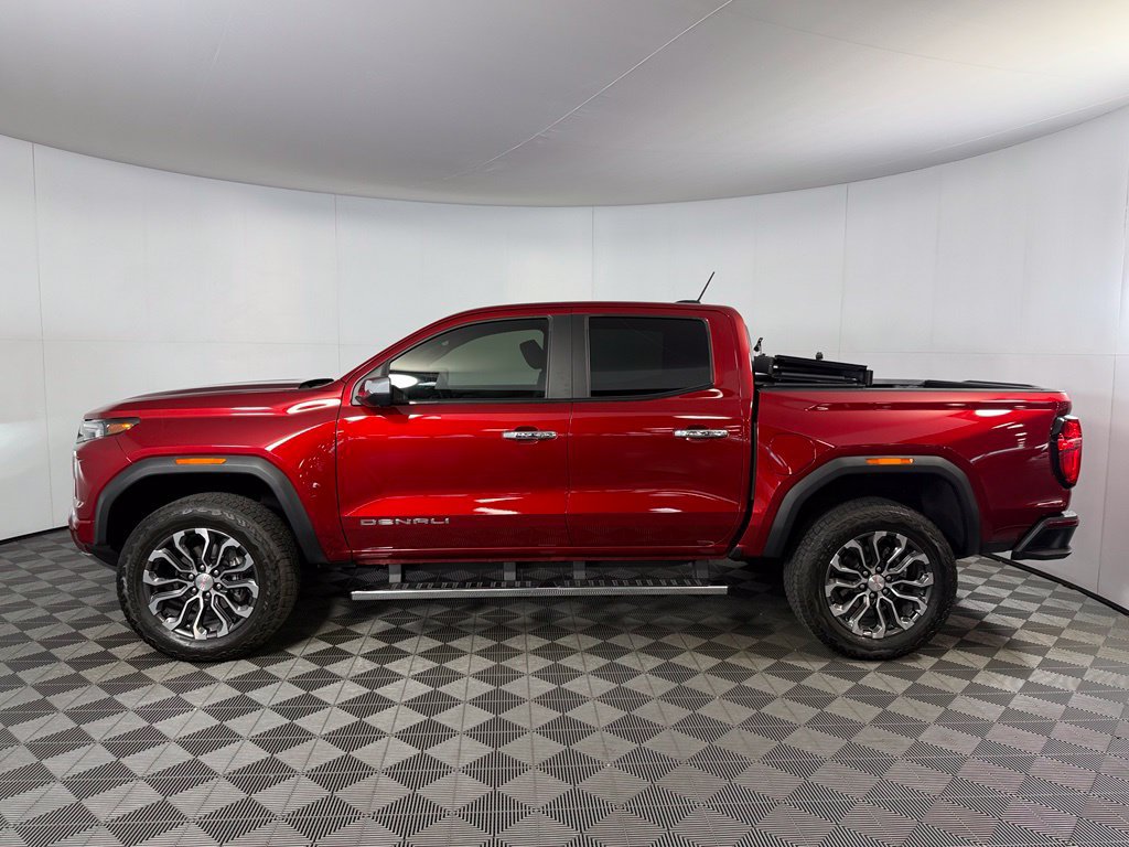 Used 2025 GMC Canyon Denali AWD/4WD image 10
