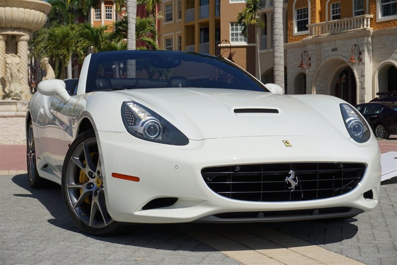 Used 2014 Ferrari California RWD image 44