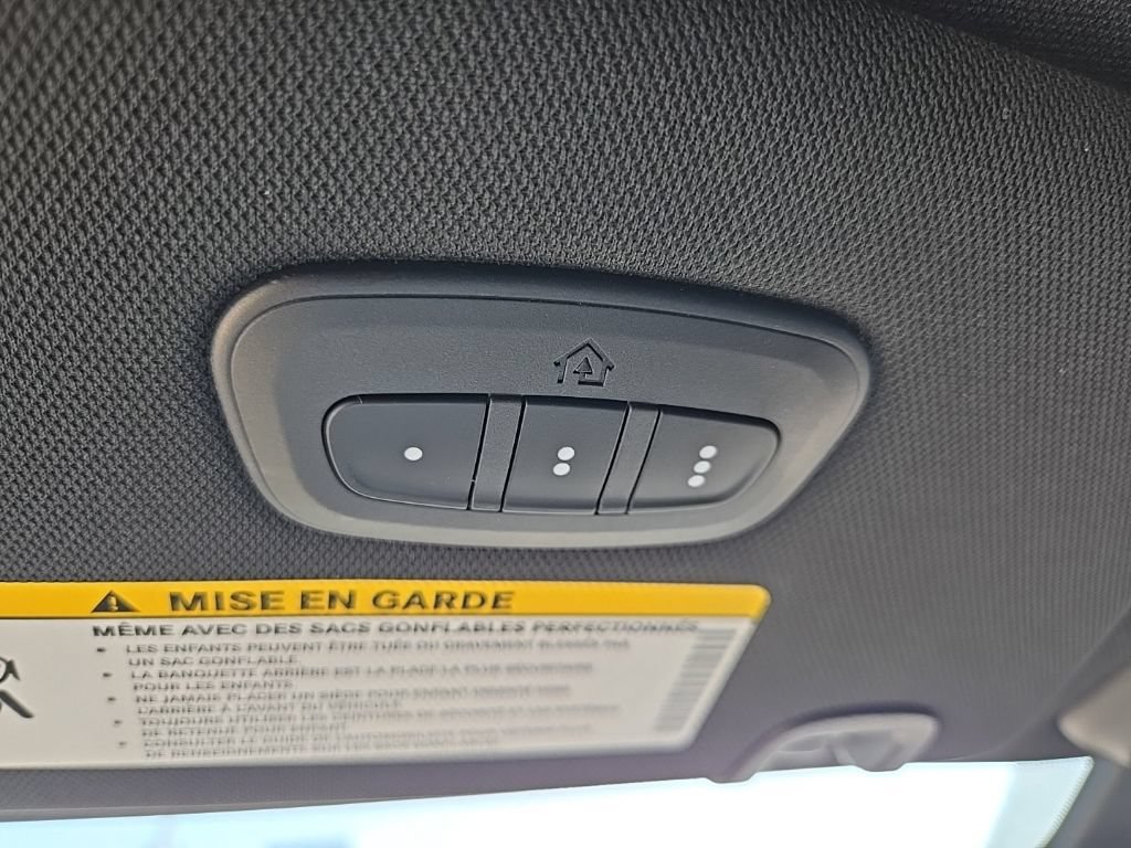 New 2027 Chrysler Pacifica Select w/ Family Tech Group AWD/4WD image 66