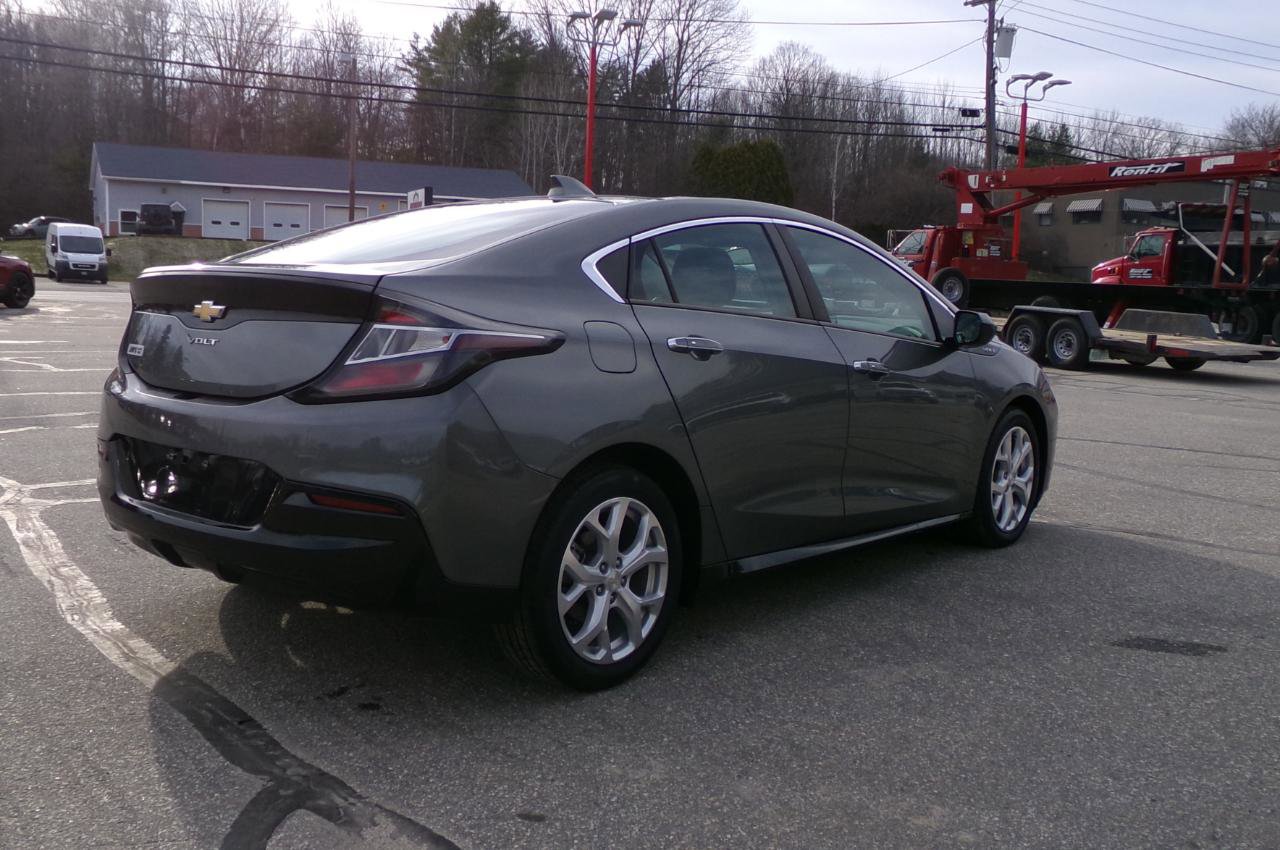 Used 2017 Chevrolet Volt Premier w/ Driver Confidence II Package FWD image 7