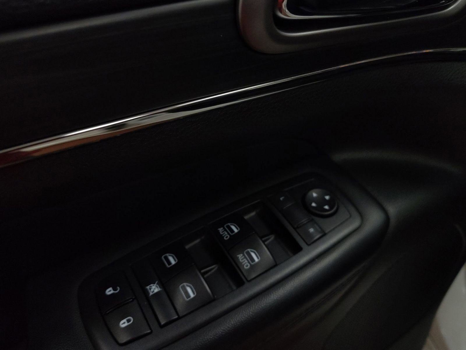 Used 2019 Jeep Grand Cherokee Limited X image 12