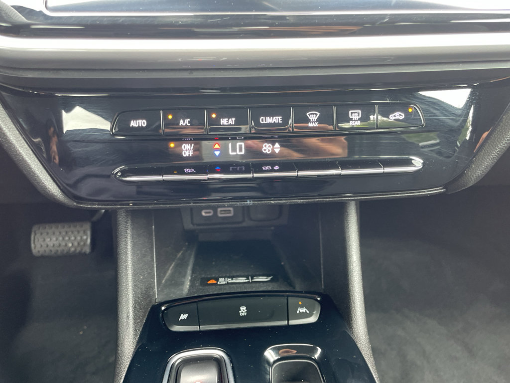 New 2023 Chevrolet Bolt EUV LT FWD image 28