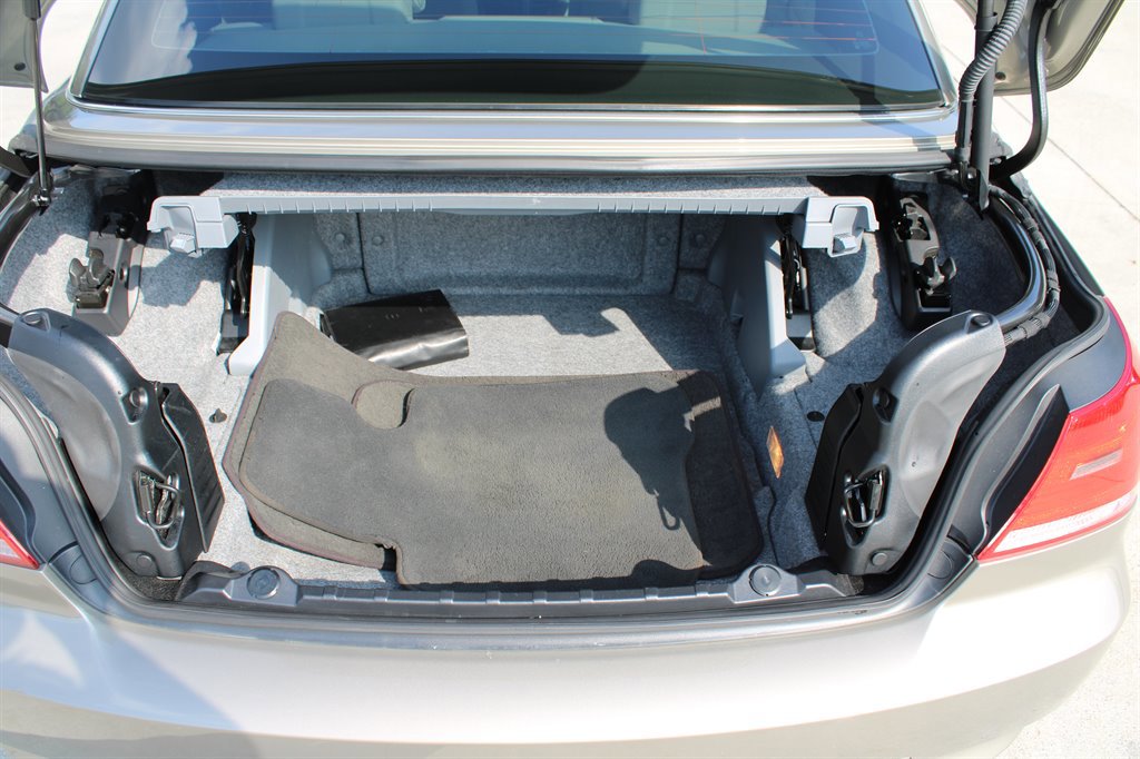 Used 2009 BMW 335i Convertible image 38