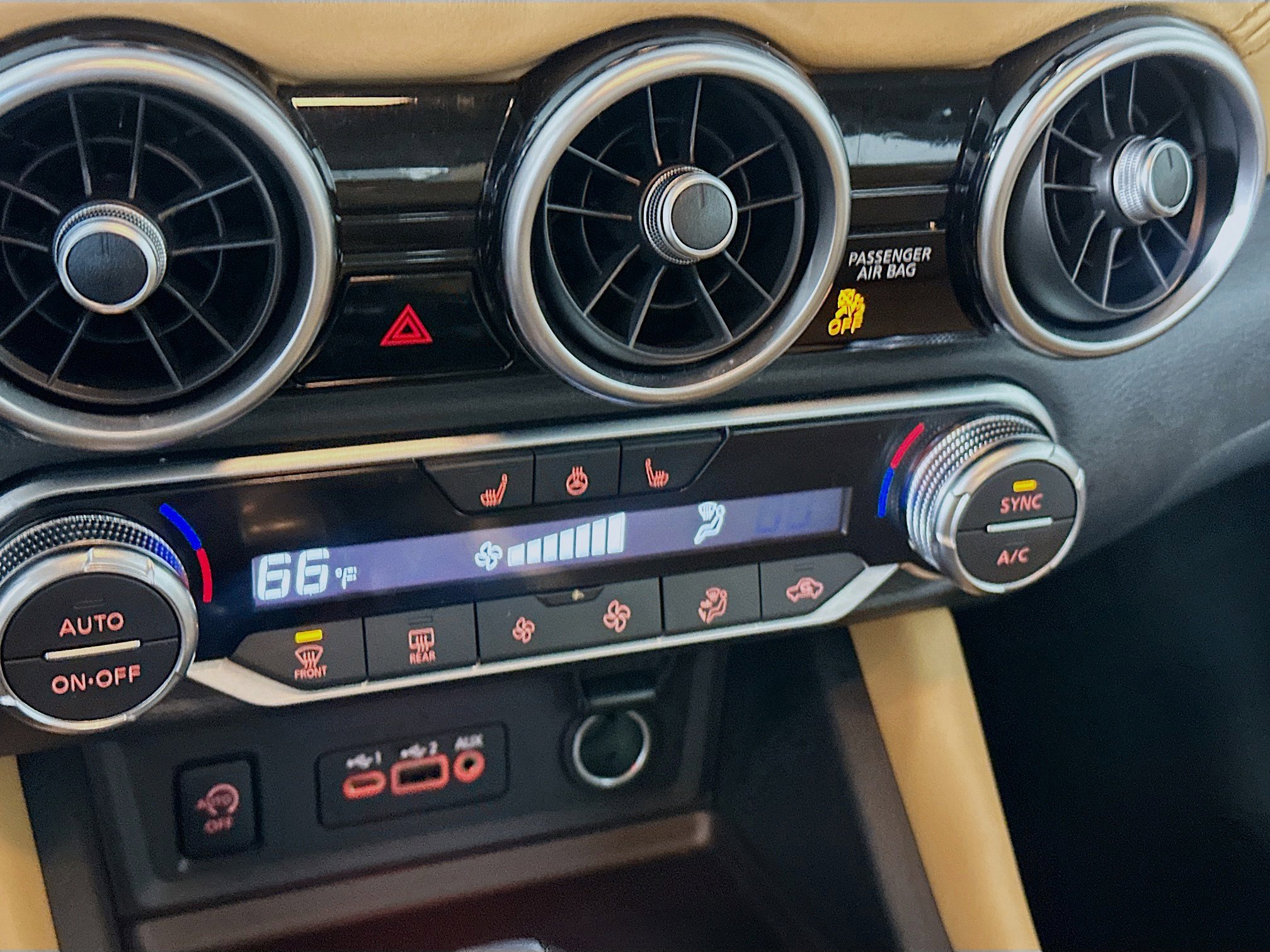 Used 2024 Nissan Sentra SV w/ SV Premium Package image 22