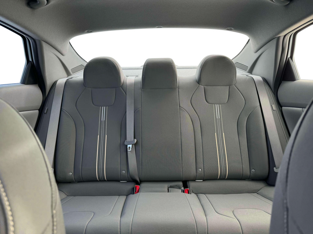 New 2025 Hyundai Elantra Sport FWD image 17