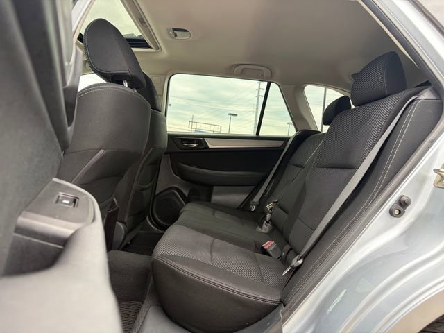 Used 2017 Subaru Outback 2.5i Premium AWD/4WD image 12