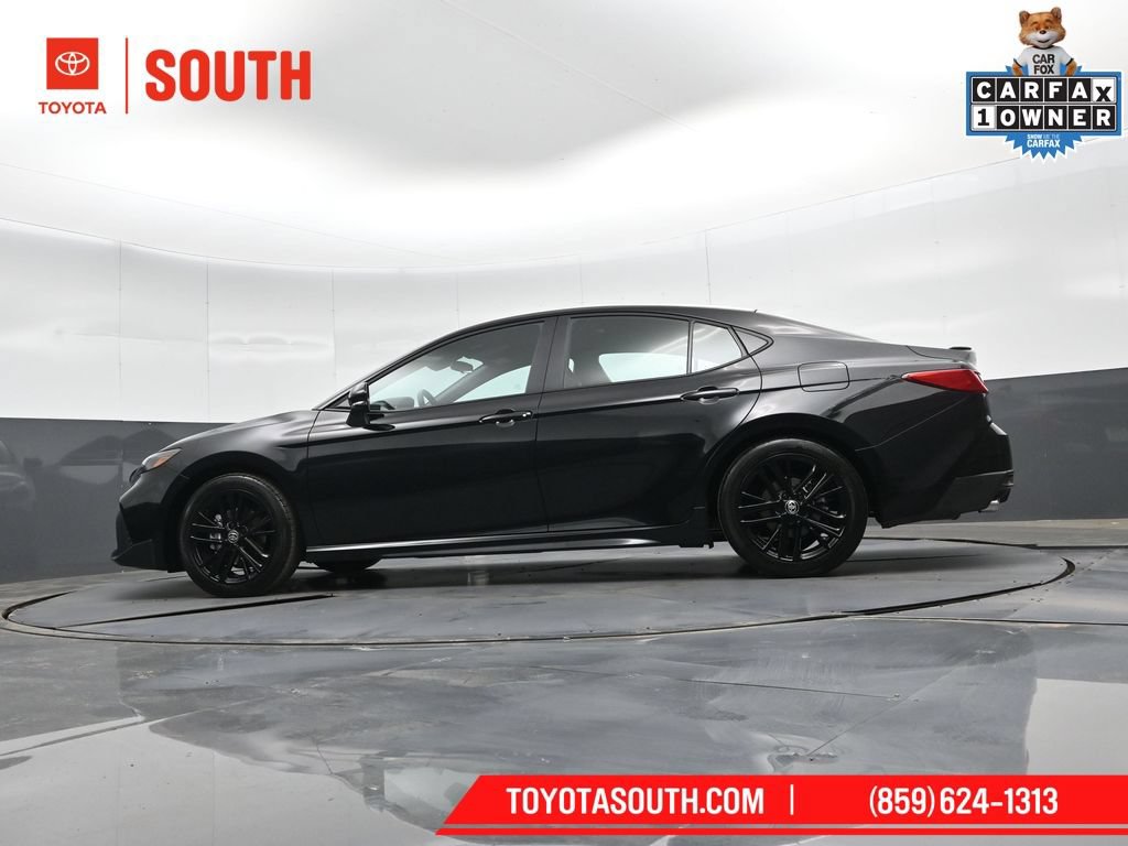 Used 2026 Toyota Camry SE FWD image 39