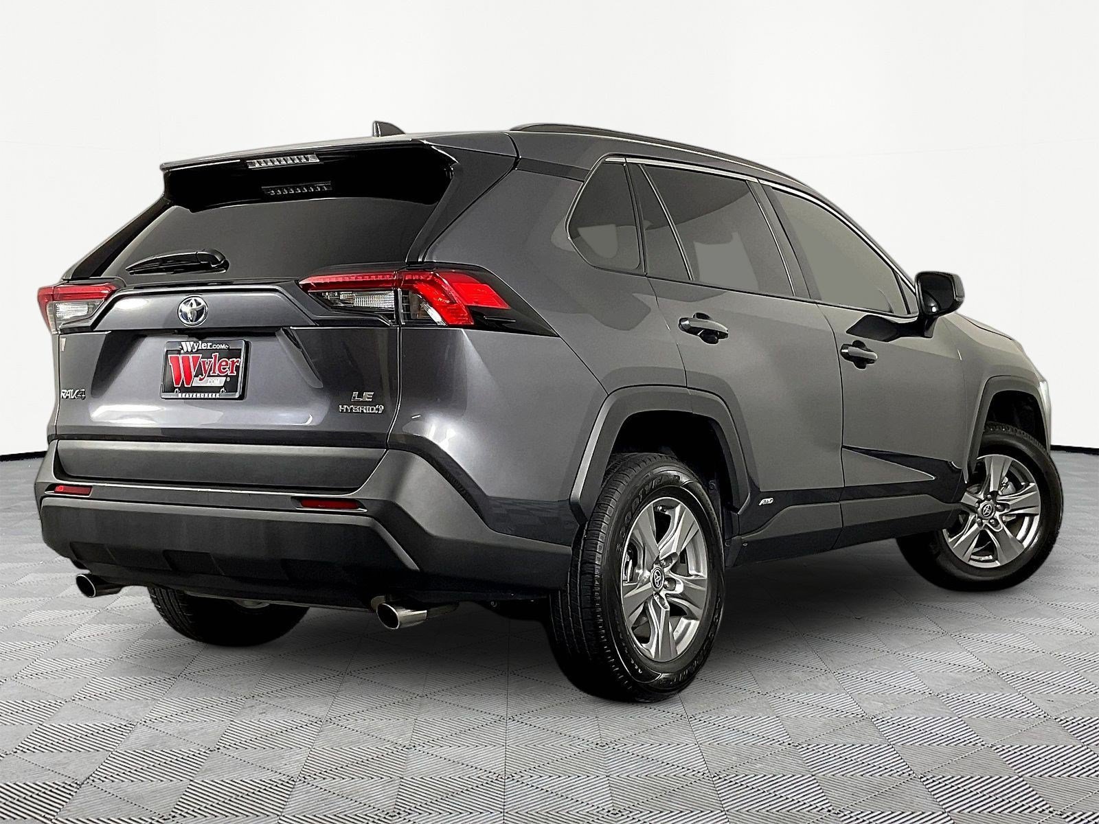 Used 2024 Toyota RAV4 LE AWD/4WD image 6