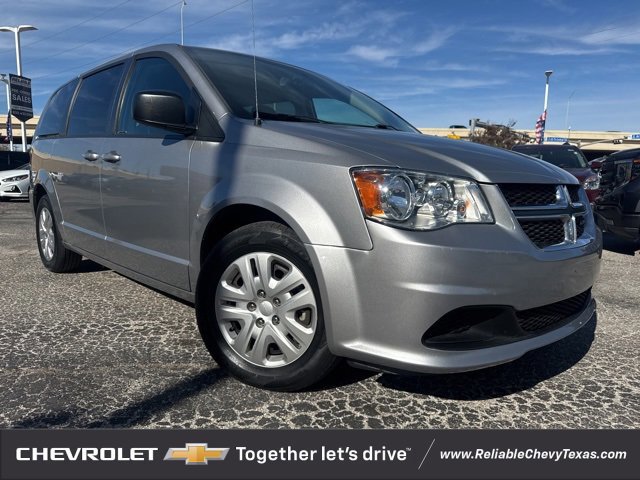 Used 2018 Dodge Grand Caravan SE w/ UConnect Hands-Free Group