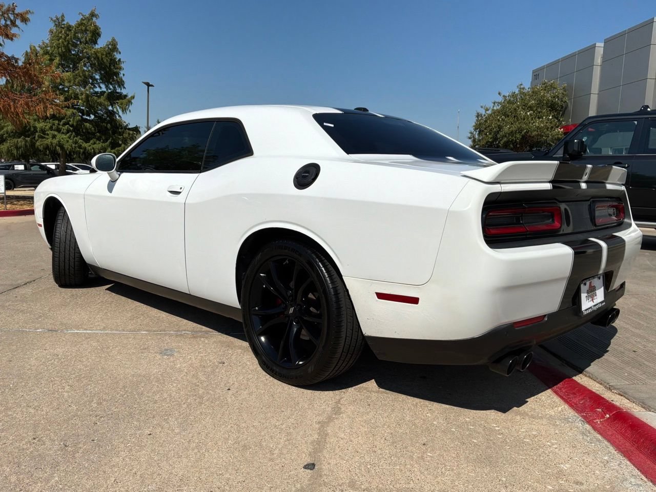 Used 2019 Dodge Challenger R/T w/ Driver Convenience Group RWD image 8