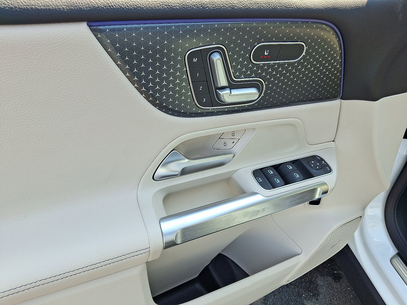 New 2026 Mercedes-Benz GLB 250 4MATIC image 10