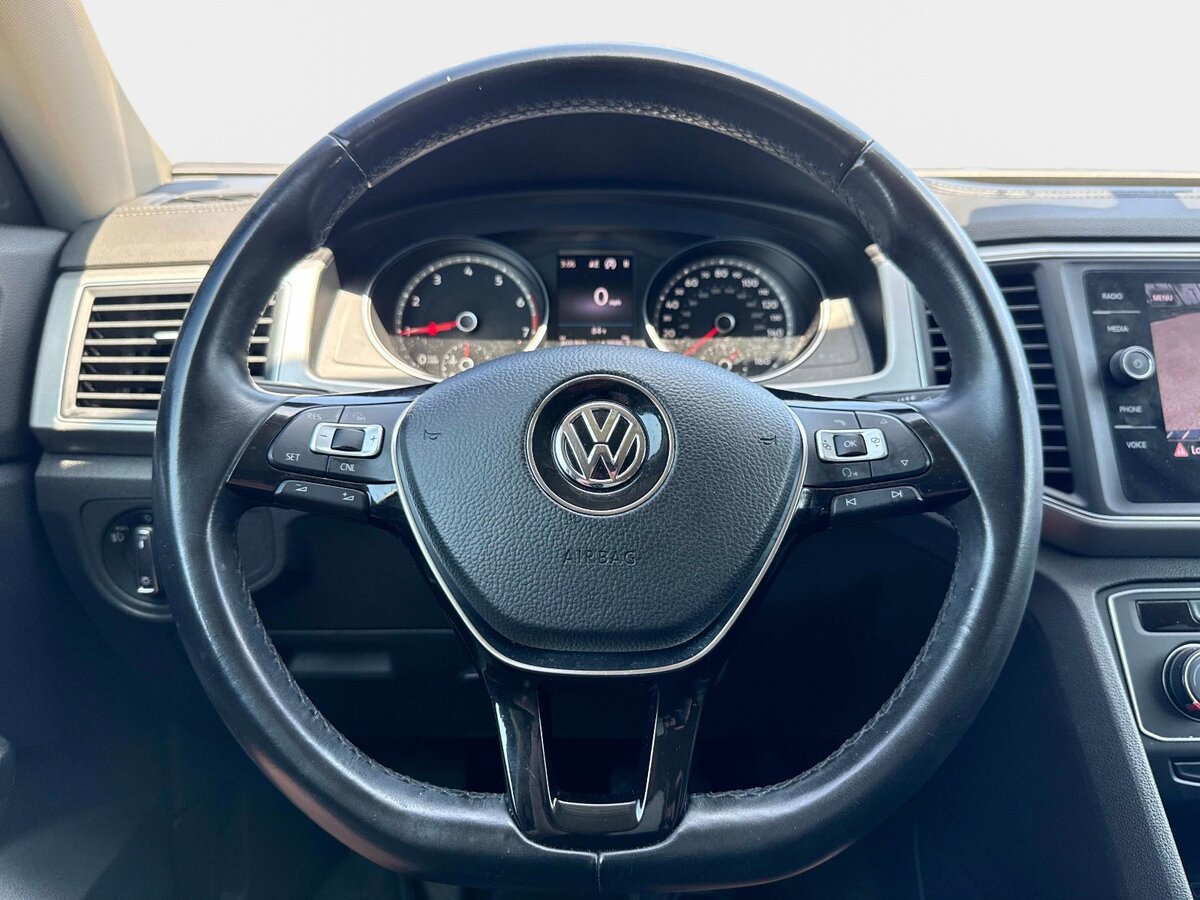 Used 2018 Volkswagen Atlas SE FWD image 25