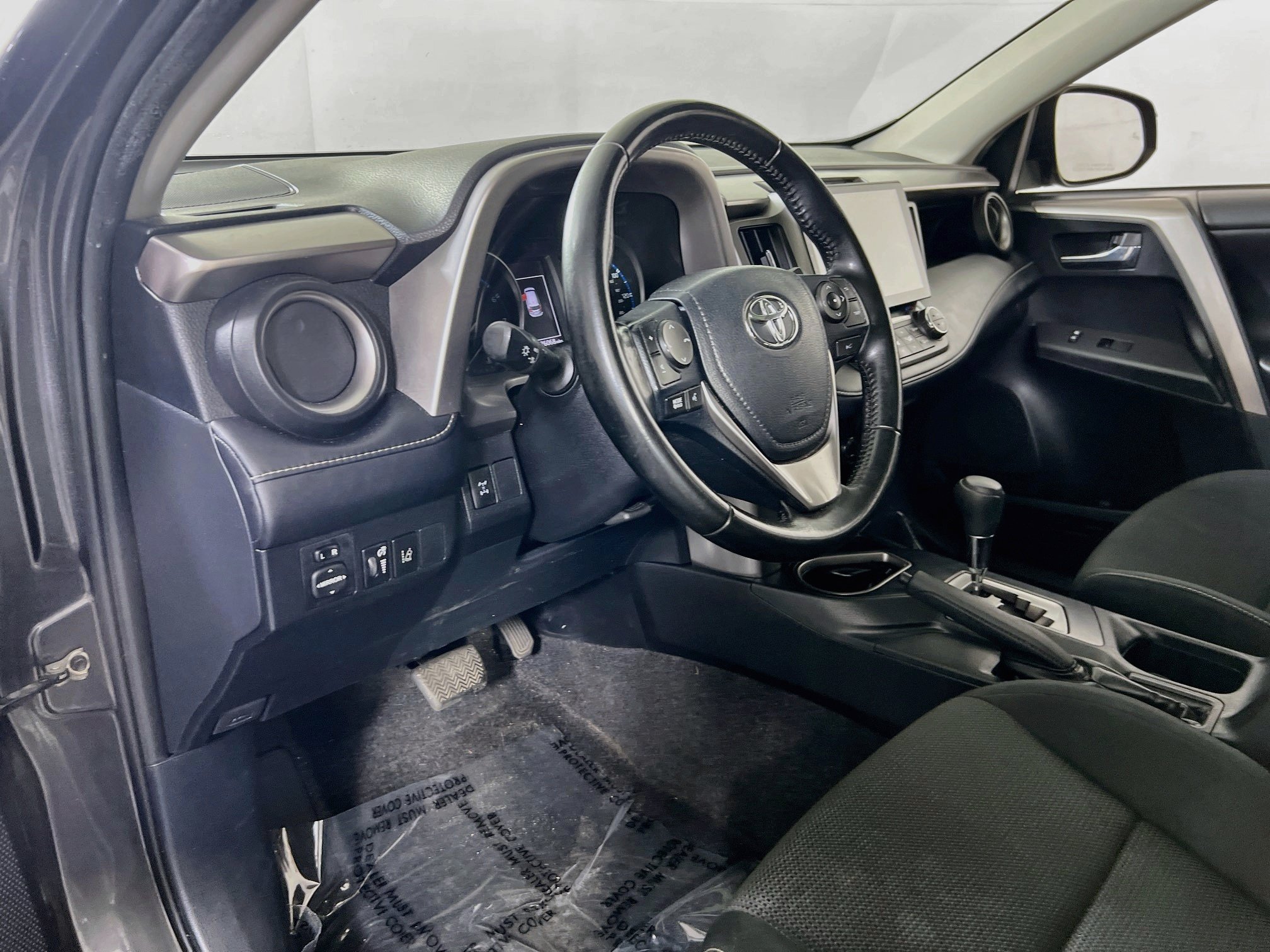 Used 2018 Toyota RAV4 XLE w/ Plus Extra Value Package AWD/4WD image 9
