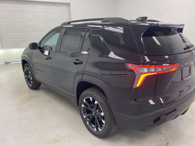 New 2027 Chevrolet Equinox RS w/ Safety and Technology Package FWD image 6
