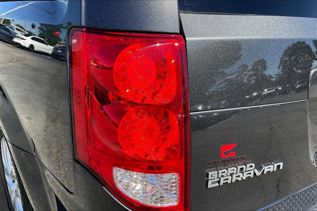 Used 2019 Dodge Grand Caravan SE FWD image 20