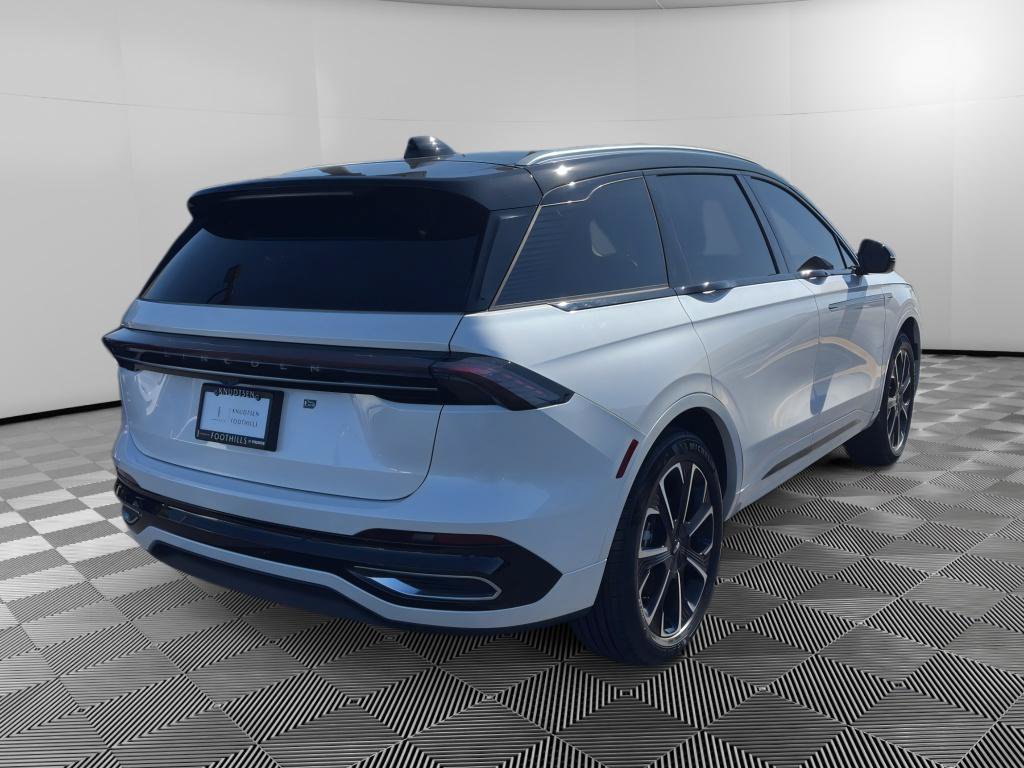 Used 2026 Lincoln Nautilus Reserve AWD/4WD image 7
