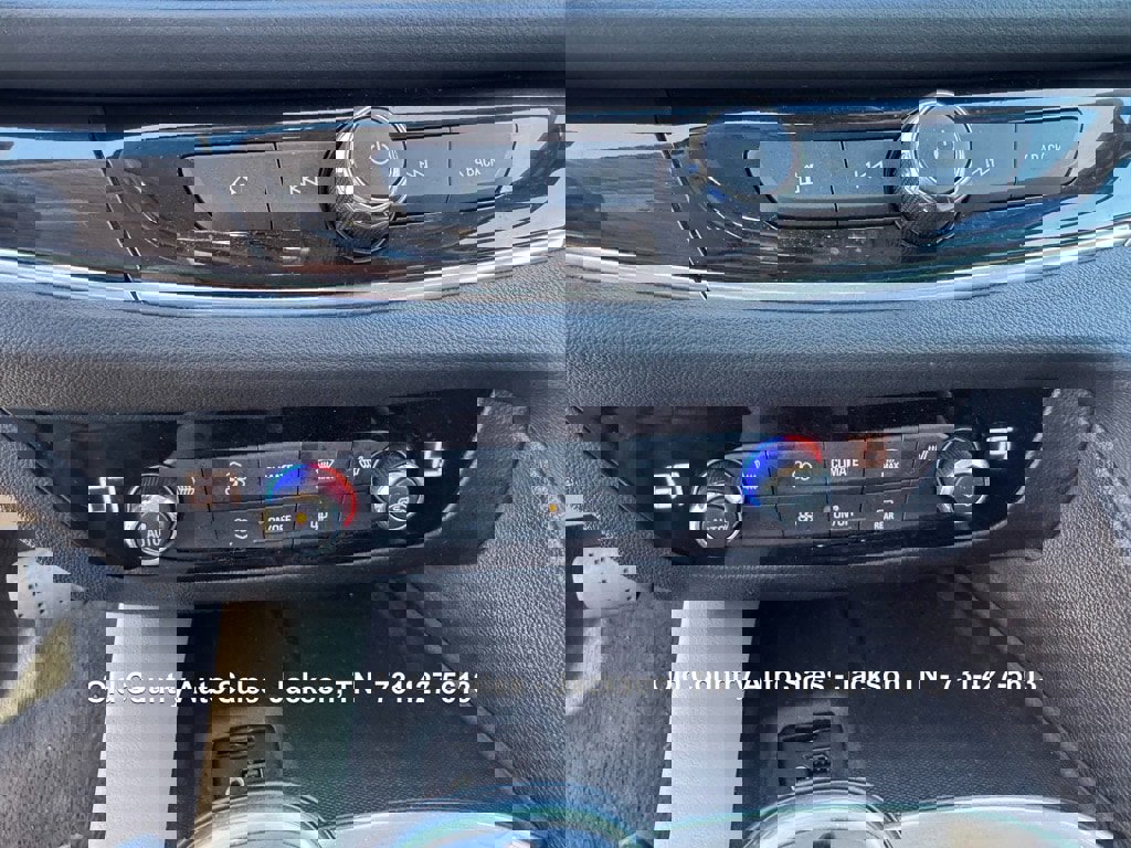 Used 2020 Buick Enclave Essence image 46