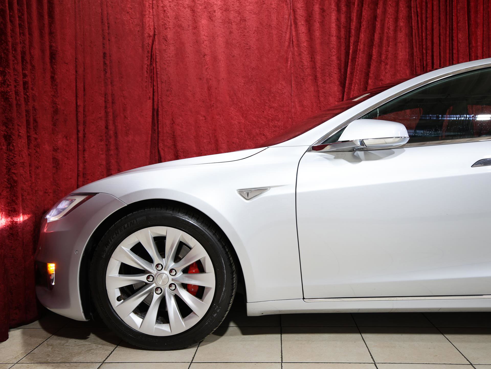 Used 2016 Tesla Model S P90D image 5