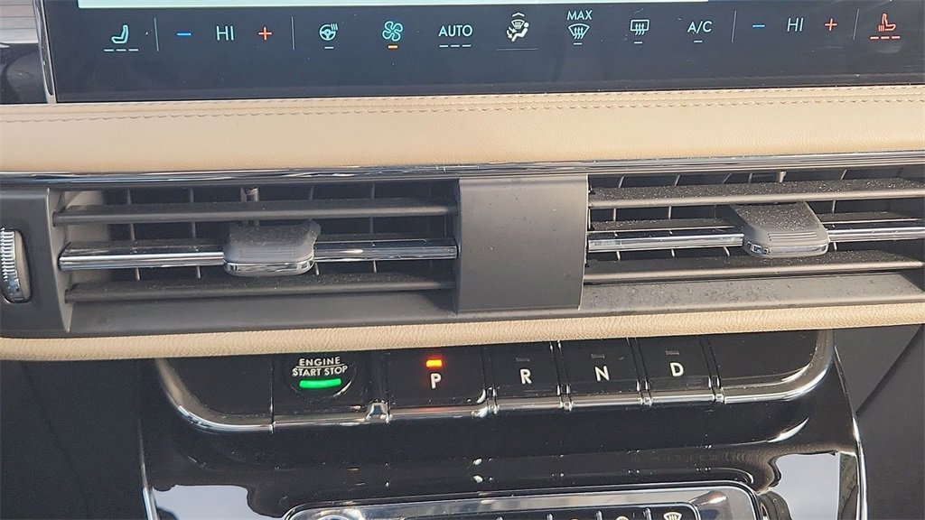 Used 2025 Lincoln Corsair FWD w/ Equipment Group 101A image 23