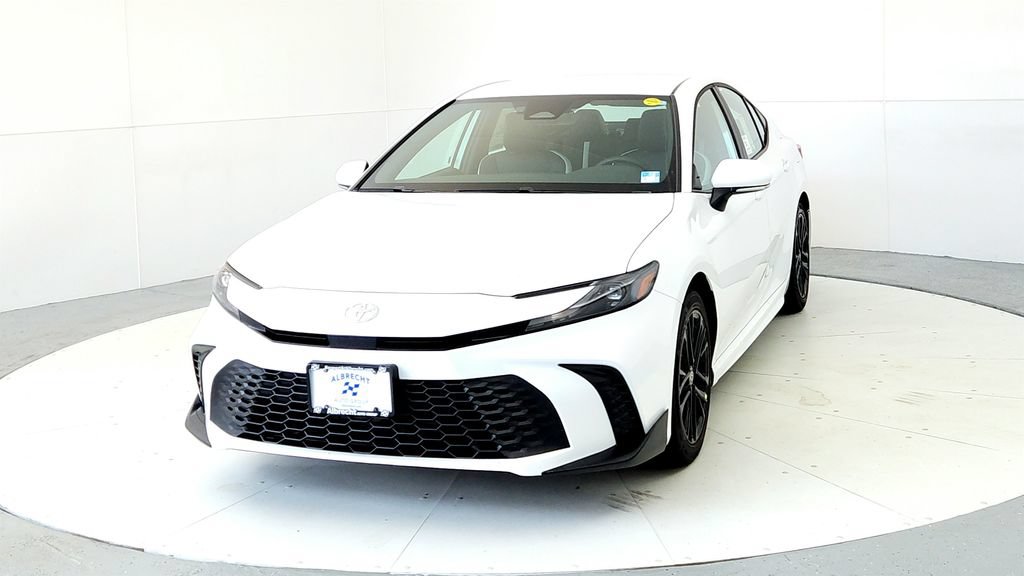 New 2026 Toyota Camry SE FWD image 2