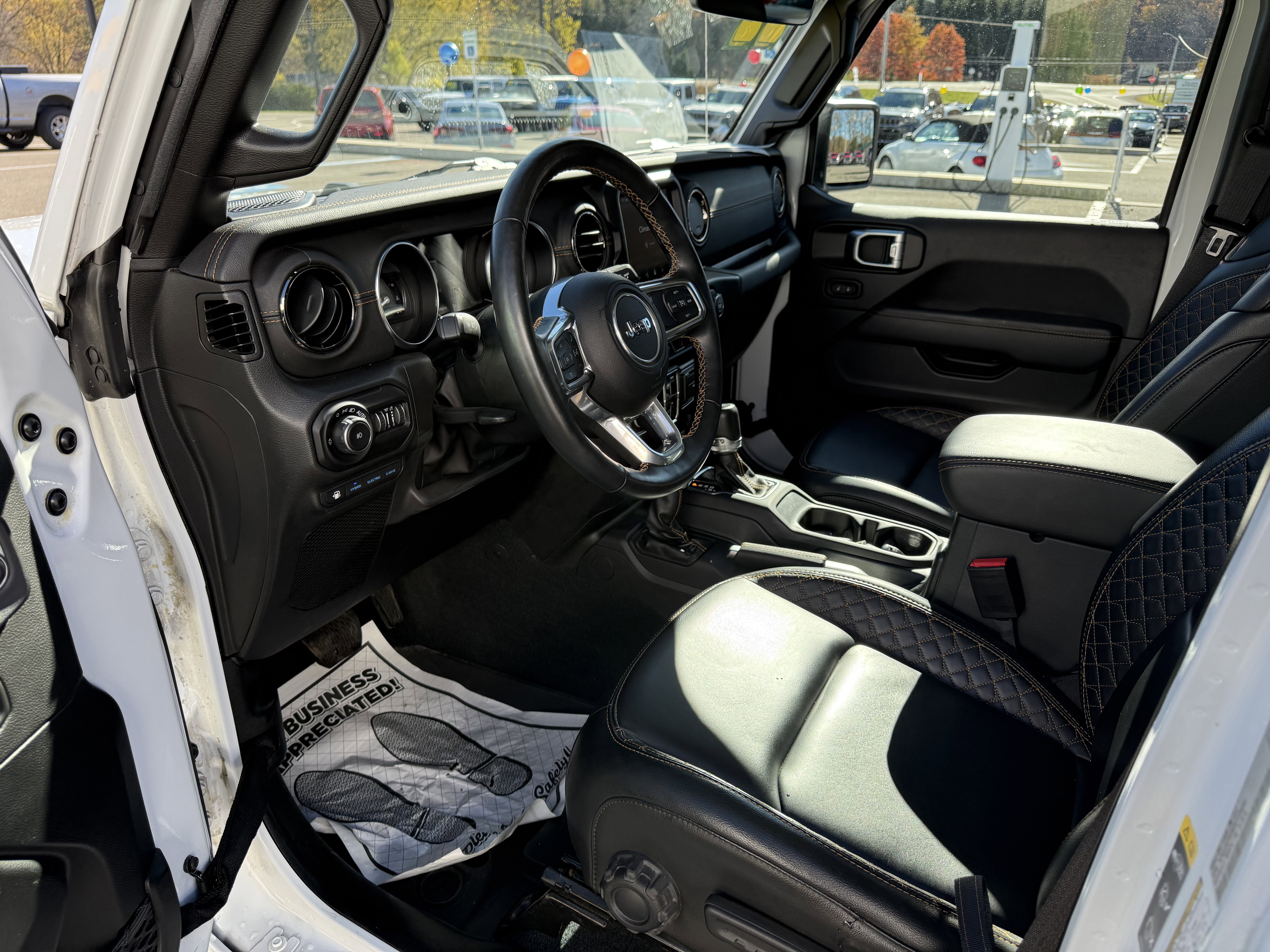 Used 2022 Jeep Wrangler Unlimited Sahara image 7