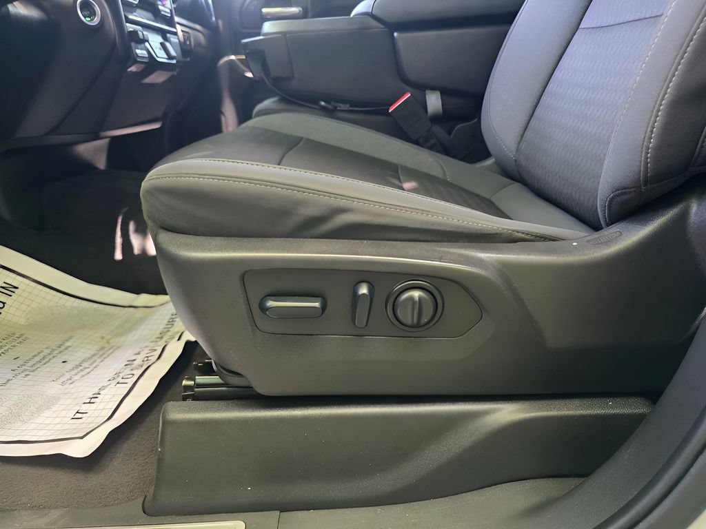 Used 2022 GMC Sierra 2500 SLE w/ SLE Value Package; AWD/4WD image 16