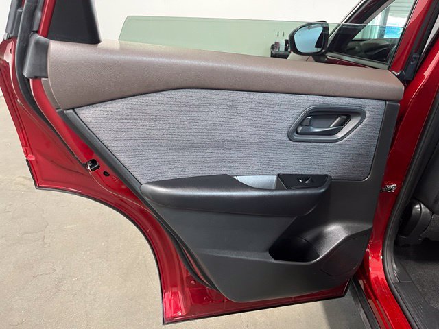 Used 2023 Nissan Rogue S AWD/4WD image 20