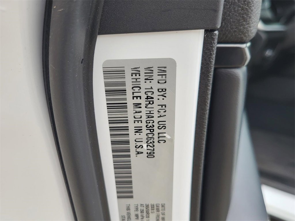 Used 2023 Jeep Grand Cherokee Altitude image 35