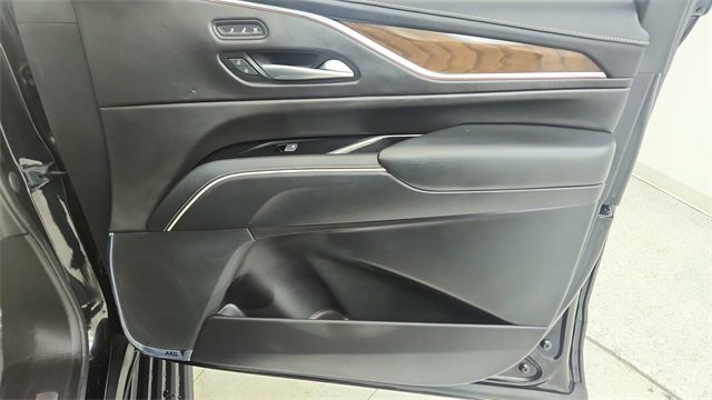 Used 2023 Cadillac Escalade ESV Sport Platinum w/ LPO, ONYX Package image 25