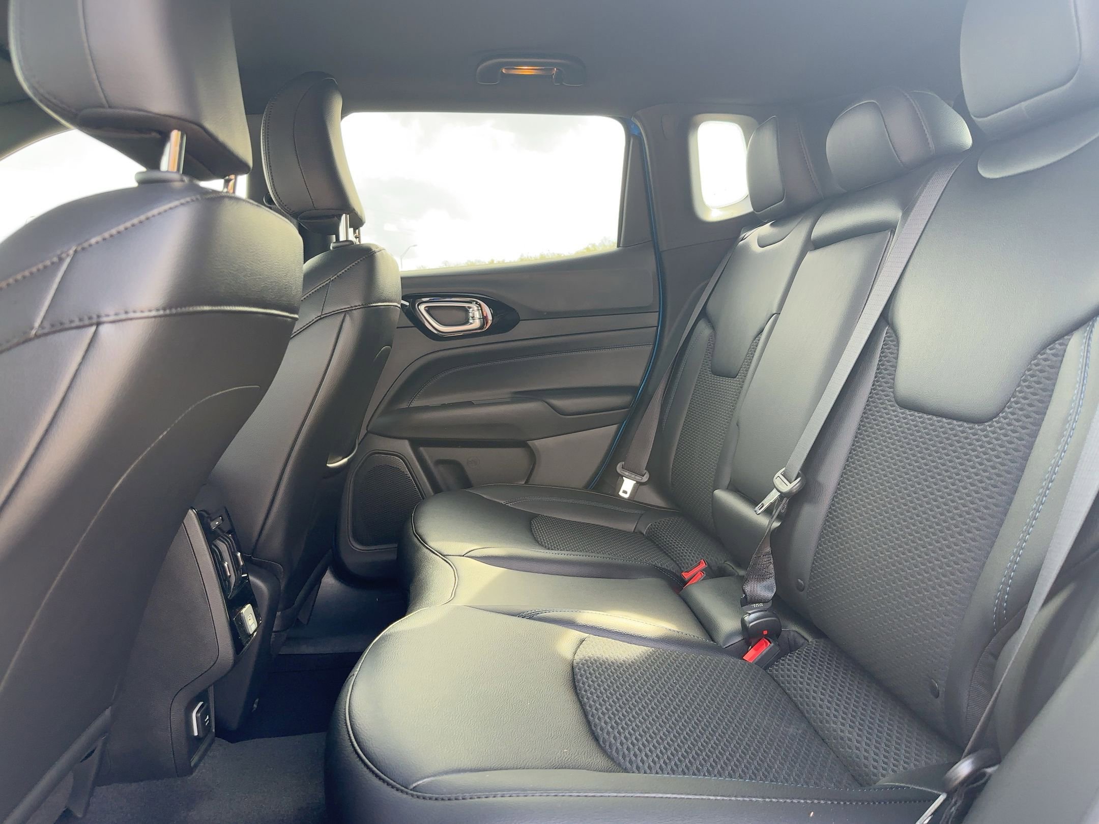New 2026 Jeep Compass Latitude AWD/4WD image 12