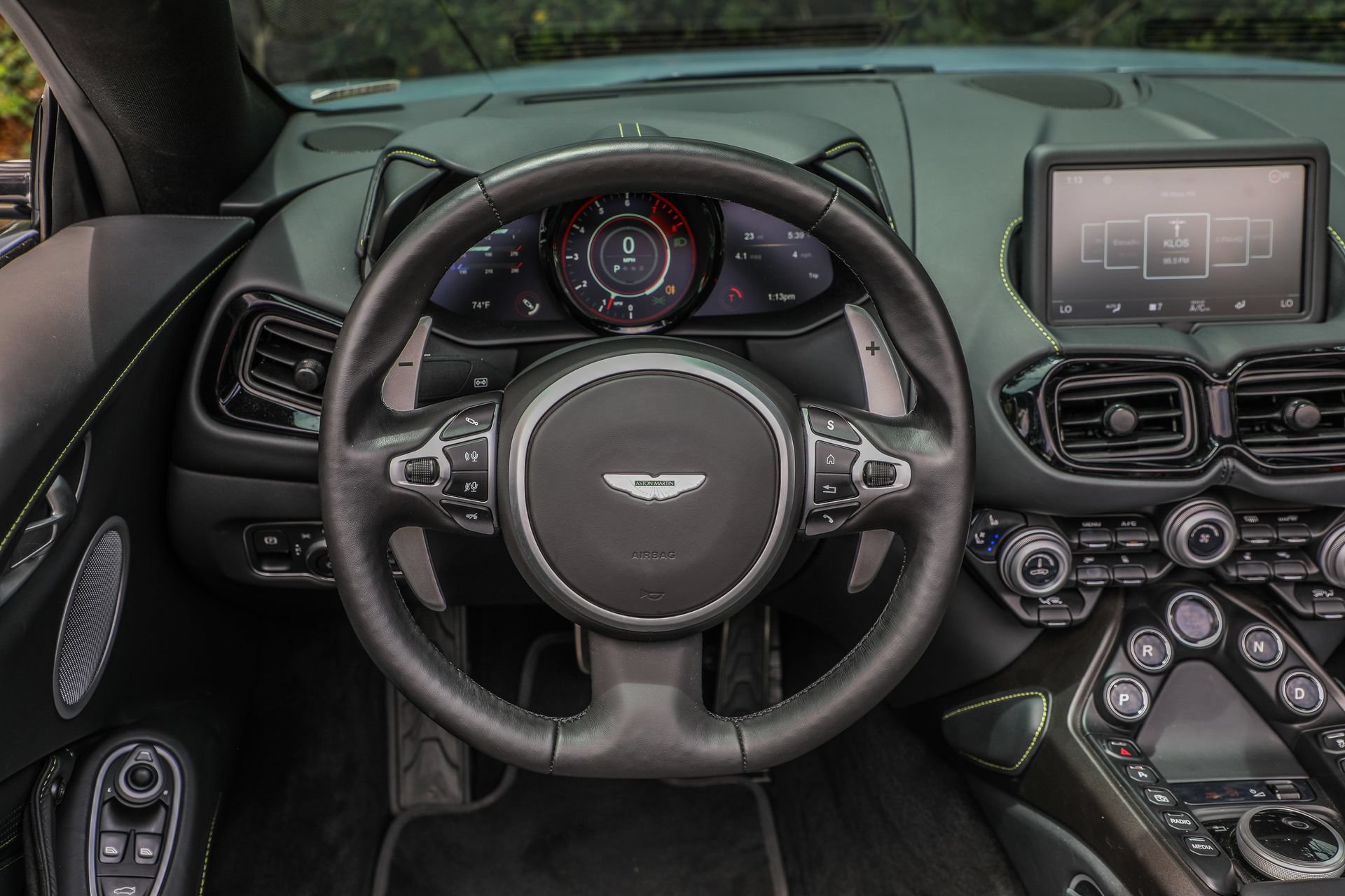 Used 2023 Aston Martin V8 Vantage Roadster RWD image 21