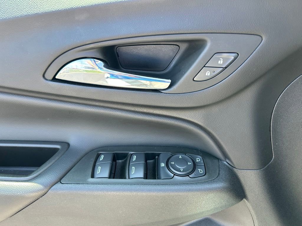 Used 2023 Chevrolet Equinox LT w/ LPO, Floor Liner Package AWD/4WD image 16