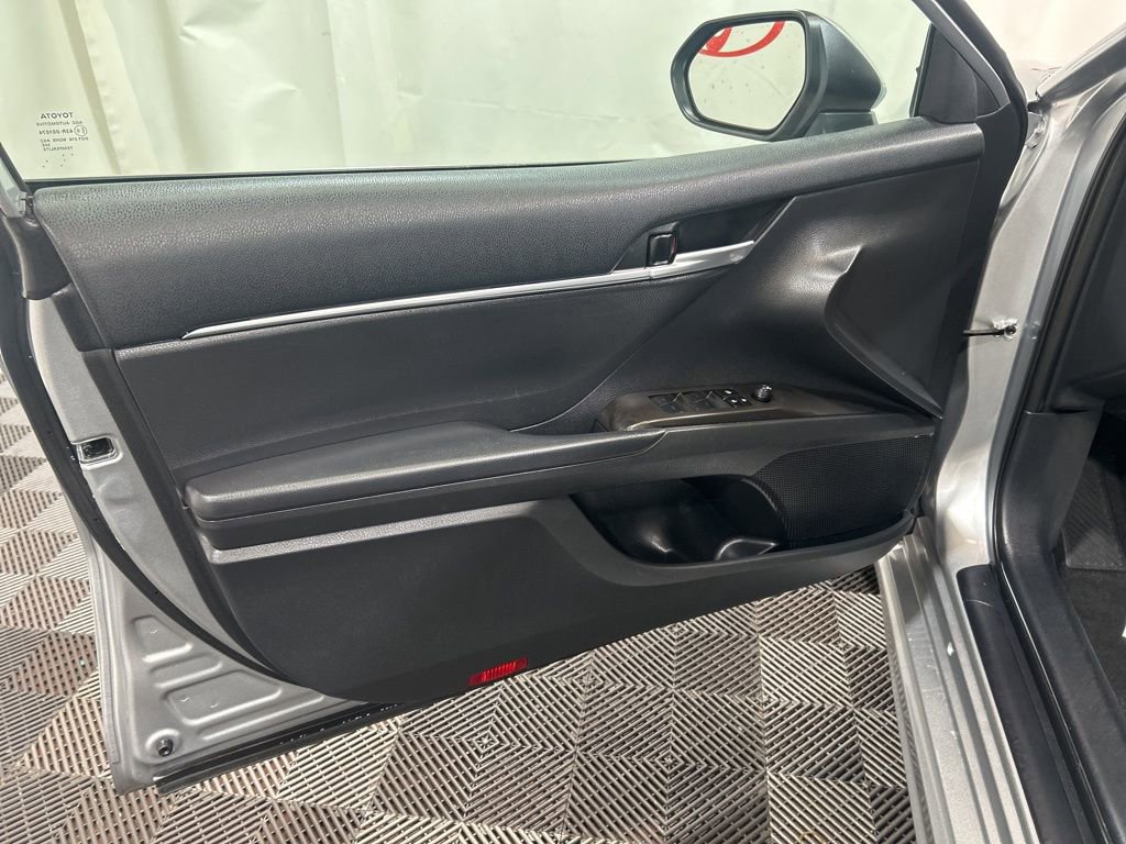 Used 2024 Toyota Camry SE image 21