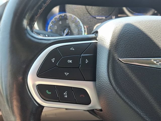 Used 2019 Chrysler Pacifica Touring-L Plus w/ Advanced Safetytec Group FWD image 17
